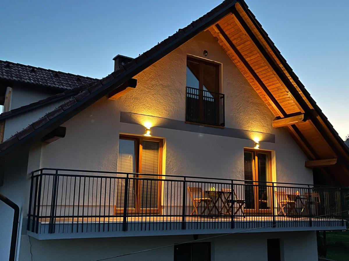 Apartma Ela Zgornje Gorje Екстериор снимка
